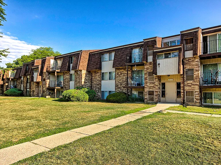 The Glens Apartments — Photo 42
