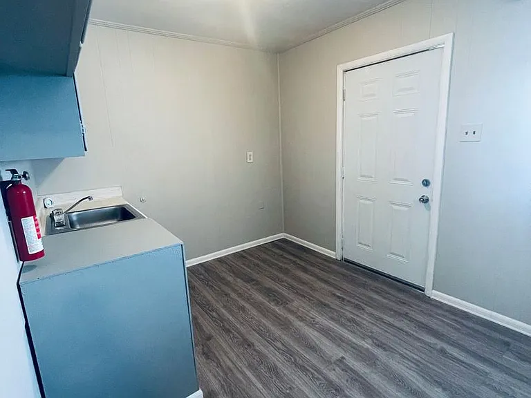 Studio Apartment Near Downtown Lewisburg MoveIn Special Available — Photo 11