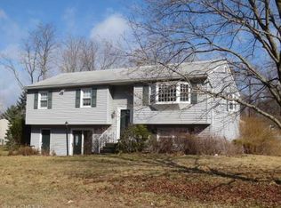 6 Meckauer Cir, Bethel, CT 06801