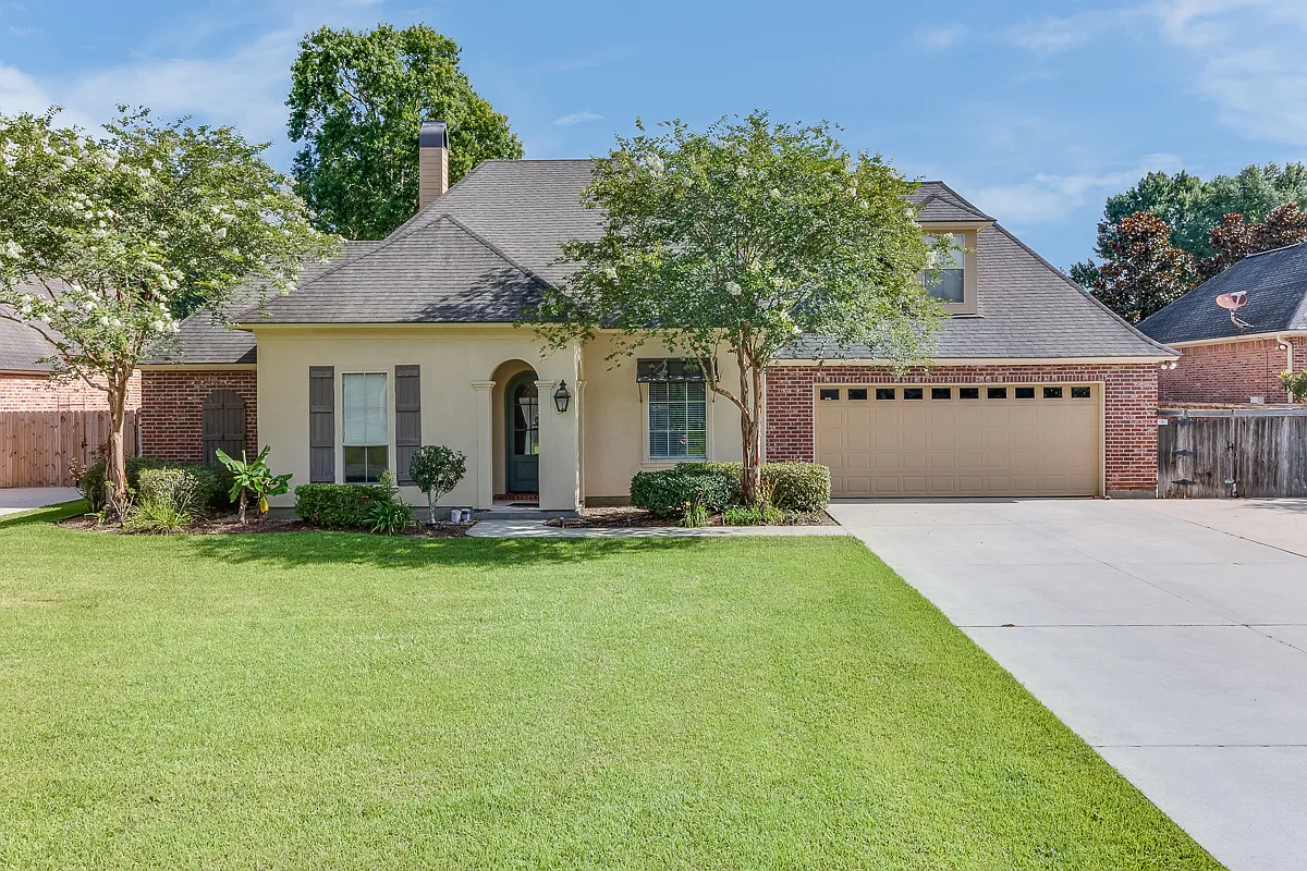 5 bed, 3312 sqft, $3,500 — Photo 1