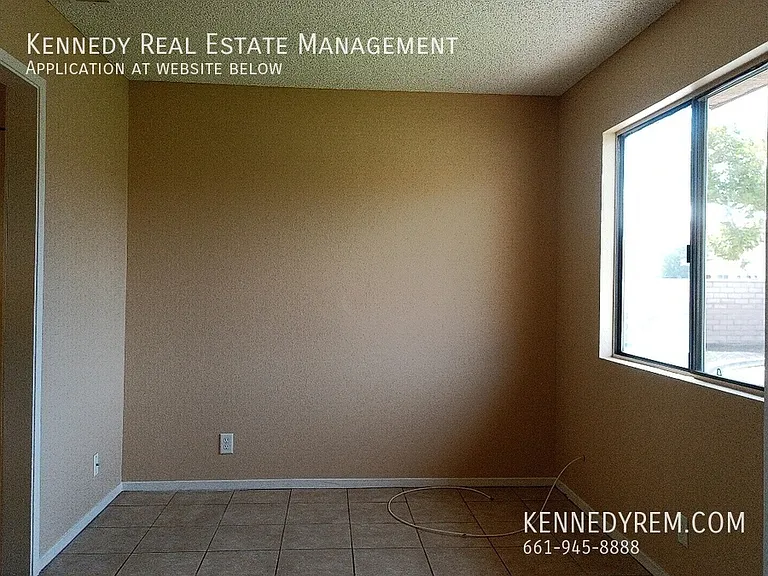 44042 Palm Ln — Photo 9