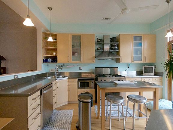 5th image of 1642 N Winchester Ave #2
