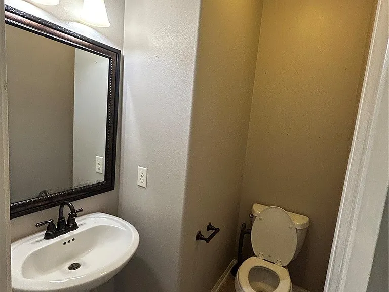 7936 Lake Commons Dr — Photo 19