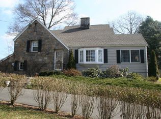 25 Indian Field Rd, Greenwich, CT 06830