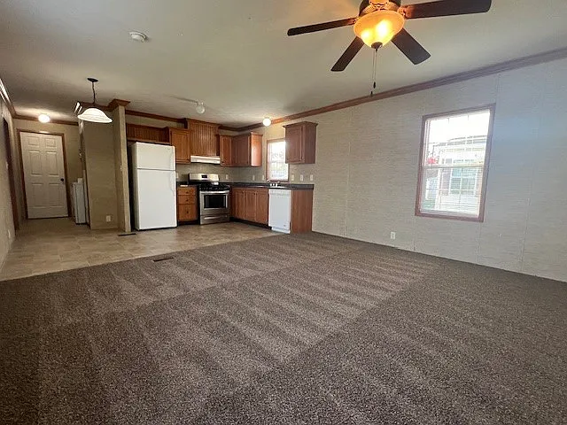 Carrington Pointe — Photo 12