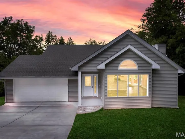 35 Big Oak Dr, Saint Peters, MO 63376