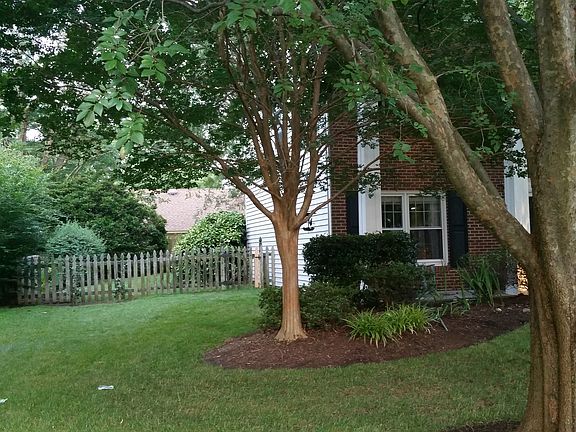 5th image of 808 Earl Of Chesterfield Ln