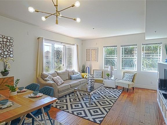 5th image of 917 S New Hampshire Ave Unit 315