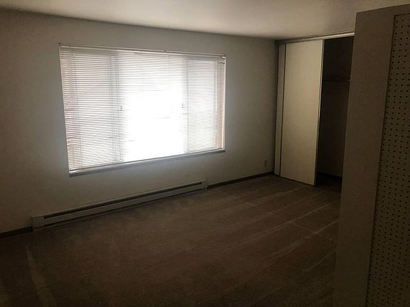5th image of 4216 12th Ave NE APT 304