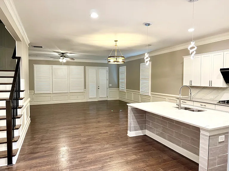 12105 Cameron Dr — Photo 4