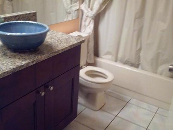 5th image of 12211 Fox Chase Dr APT E1
