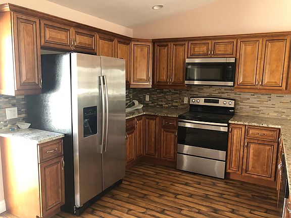 2nd image of 27503 Los Amigos Ln