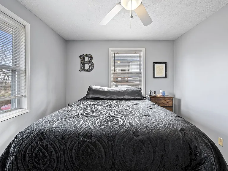 1232 Paradise Hill Rd — Photo 3
