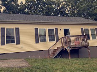 450 Rolling Hill Dr, Rocky Mount, VA 24151