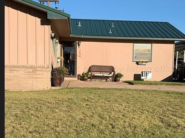 1st image of 2604 Rosewood Ln