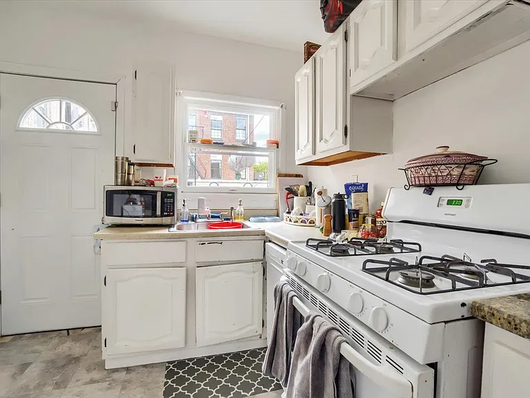 78 Burd St #2 — Photo 12