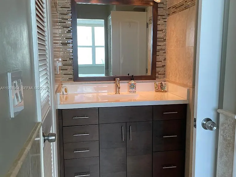 1410 S Ocean Dr #402 — Photo 13