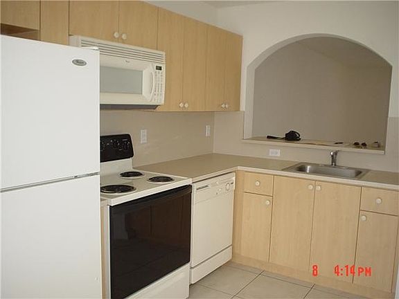 4th image of 1320 SE 31st Ct Unit 103