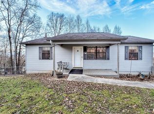 214 Brown Dr, Jacksboro, TN 37757