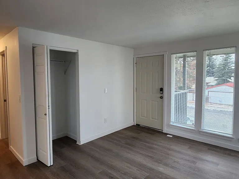 Greenwood Apartments — Photo 16