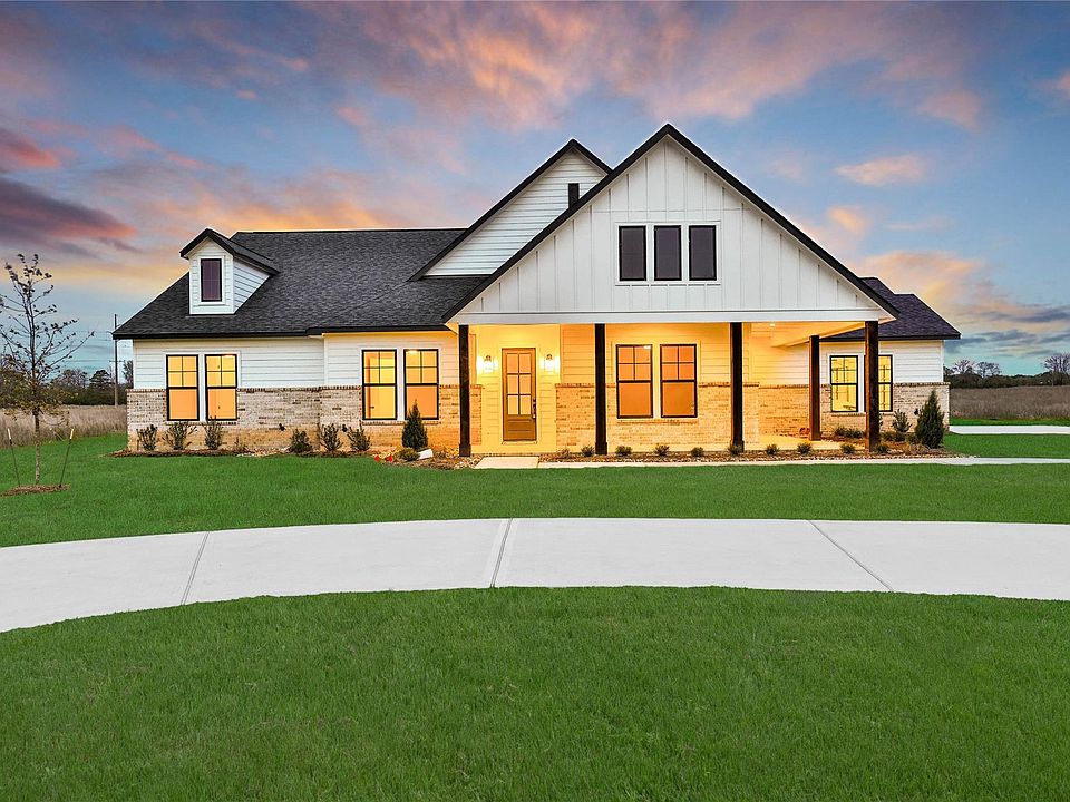 1st image of 151 Seguin Dr