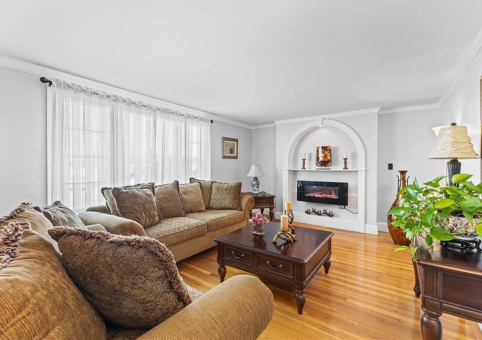 173 London Ave, Pawtucket, RI 02861 Zillow