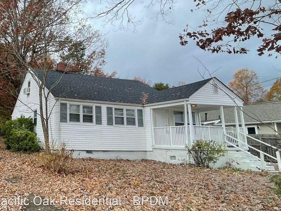 1st image of 1409 Old Hickory Dr