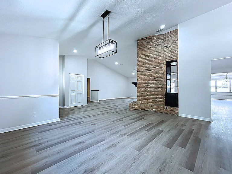 2881 Hammock Dr — Photo 31