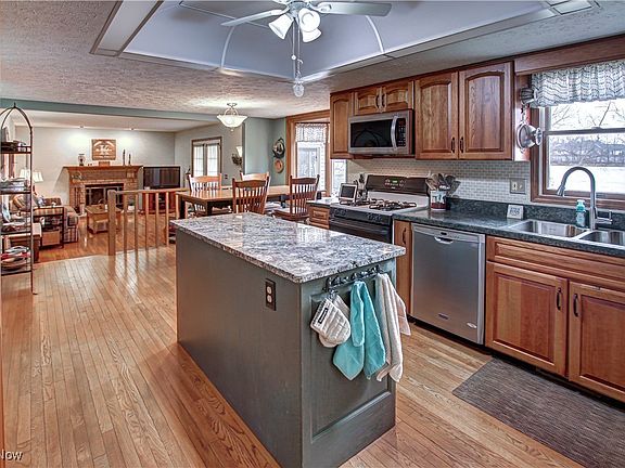 5th image of 4594 Ledgewood Dr