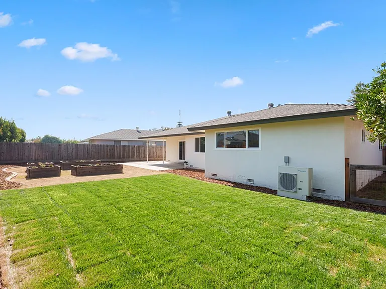 6804 N Backer Ave — Photo 6