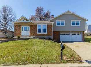 4 Wells Fargo Dr, Saint Peters, MO 63376