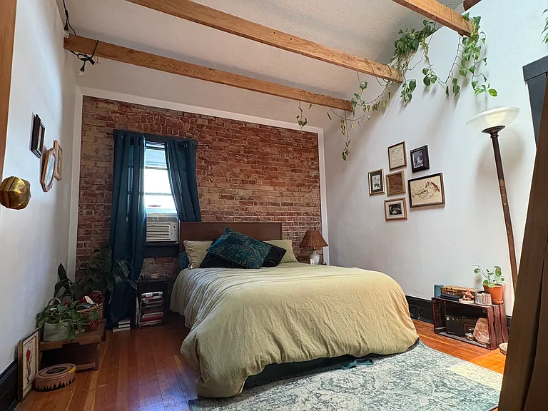 1328 E Stratford Ave — Photo 5