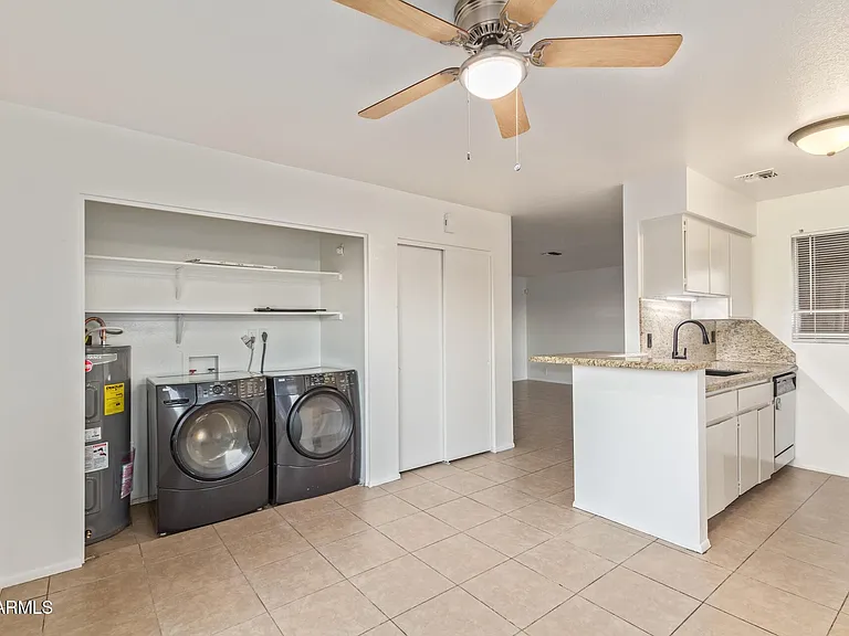 511 W Blackhawk Dr #4 — Photo 13