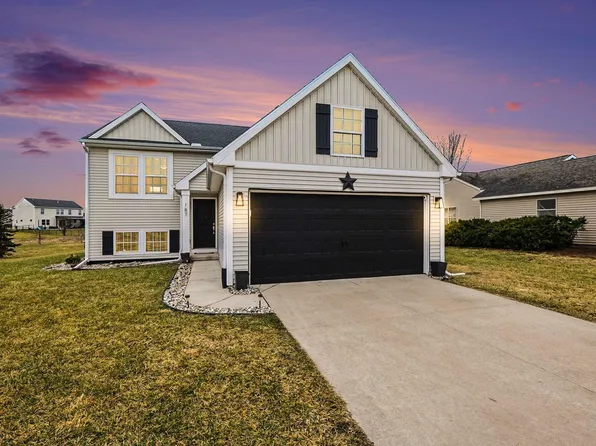 187 Sweet Meadow Dr, Kent City, MI 49330