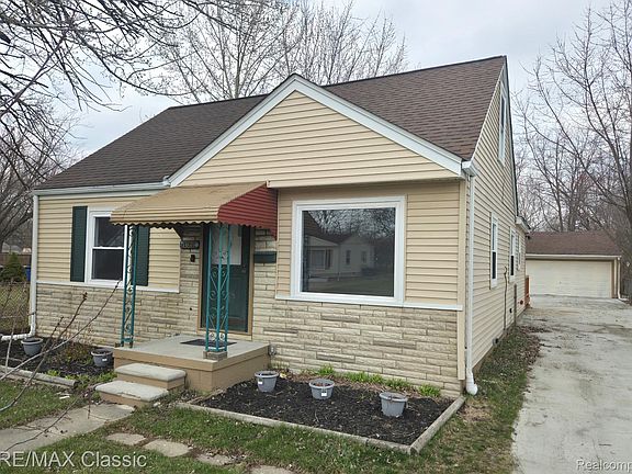 2nd image of 13849 Leonard Ave