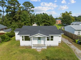 204 S McRae St, Burgaw, NC 28425