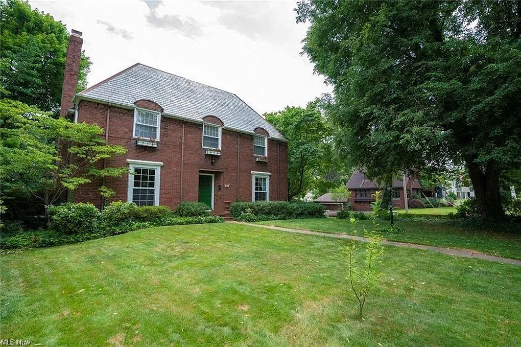 Building Photo - 395 Merriman Rd