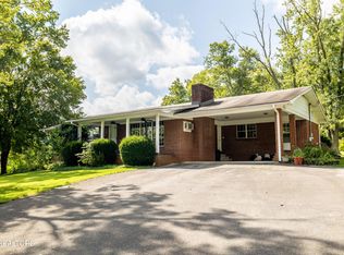 7814 E Lamar Alexander Pkwy, Townsend, TN 37882