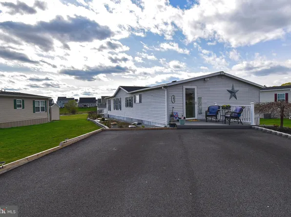 50 Makenna Ave, New Holland, PA 17557