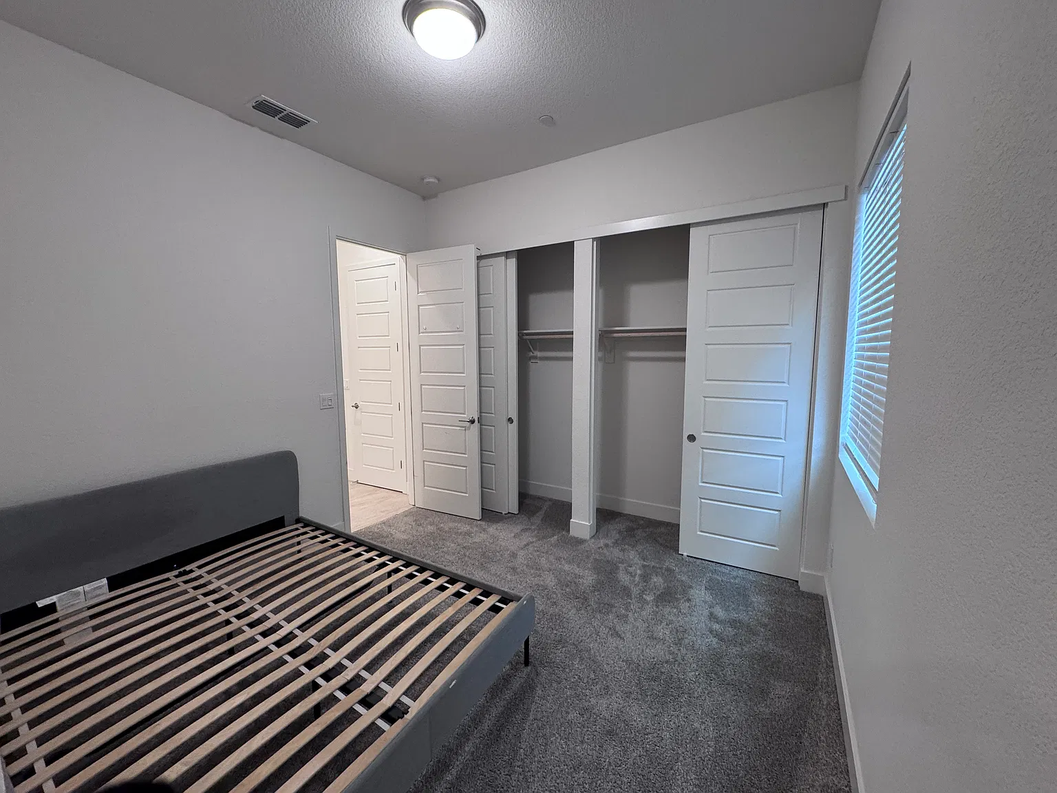 3 bed, 2614 sqft, $3,200 — Photo 2