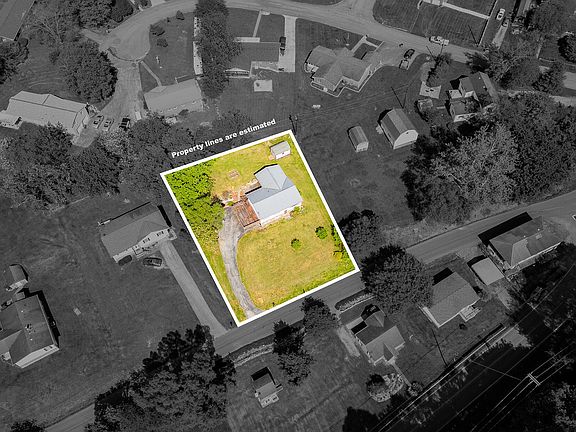 5th image of 1400 Forest View Dr