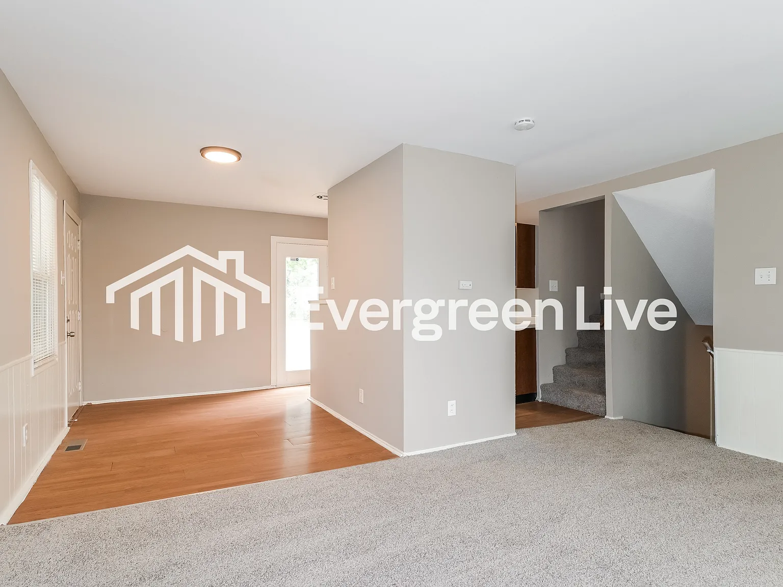 3 bed, 2.0 bath, 880 sqft, $1,595 — Photo 4