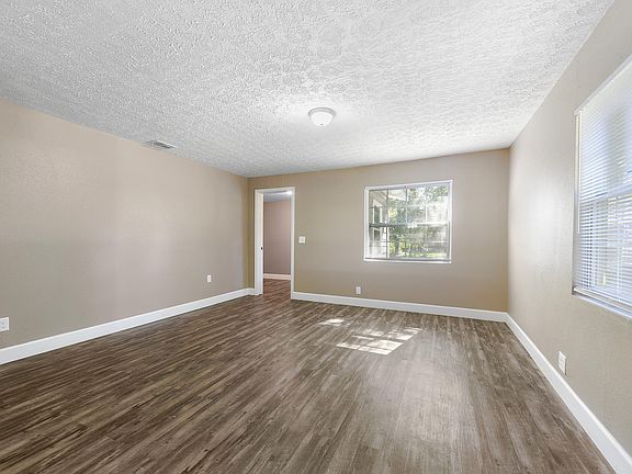 5th image of 606 Jackson Ave