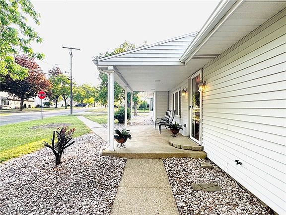 4th image of 661 Illinois Ave