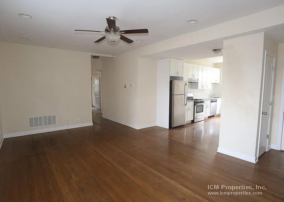 1st image of 1821 W Leland Ave APT 2