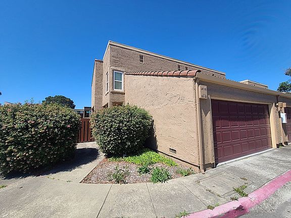 2nd image of 50 Campo Verde Cir