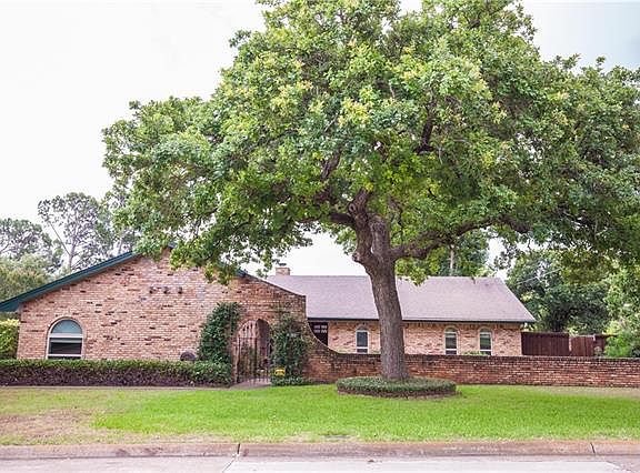 2nd image of 2521 Marian Dr