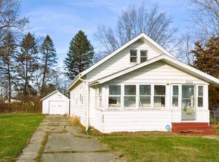 326 Sycamore Ln, Rockford, IL
