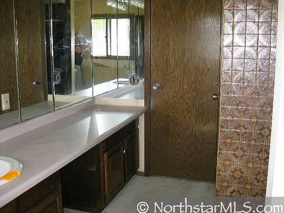 4th image of 20275 Quamme Avenue E