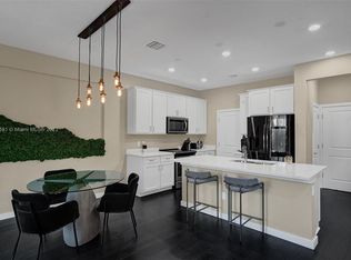 1574 Myrtle Oak Ter, Hollywood, FL 33021
